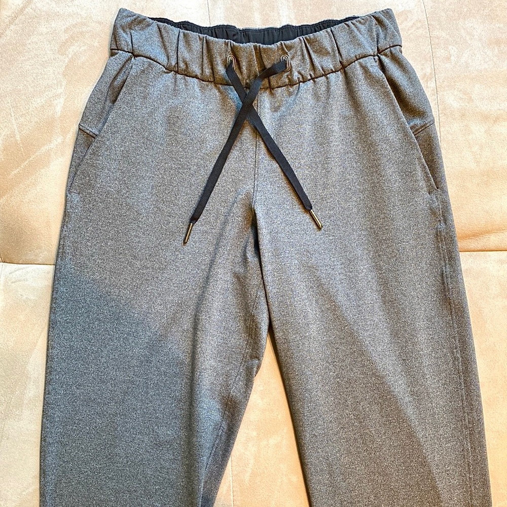Lululemon On the Fly Crop "23" Heathered Black